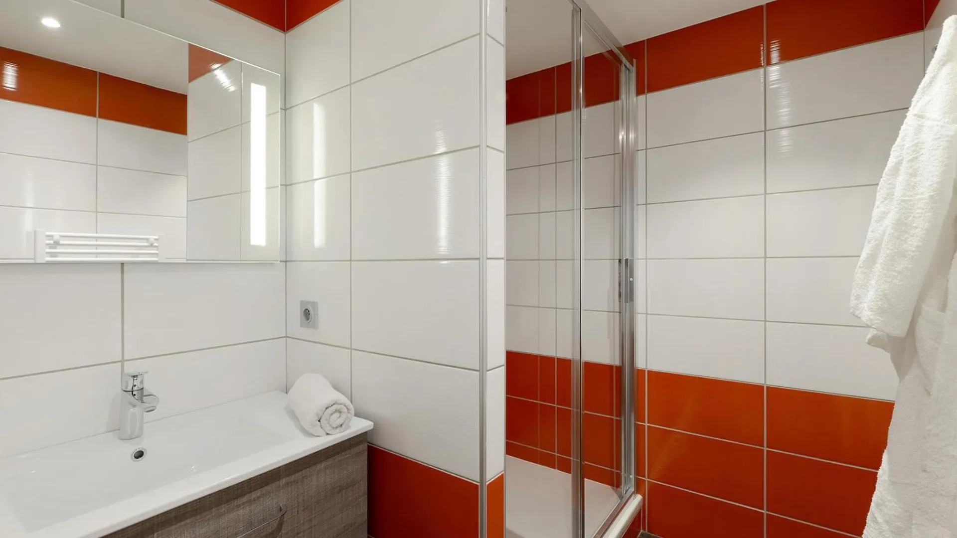 Appartement Renove, Balcon, Acces Piste Facile, Pres Des Commerces, Animaux Admis - Fr-1-181-1927 La Plagne-Tarentaise 0*,  France